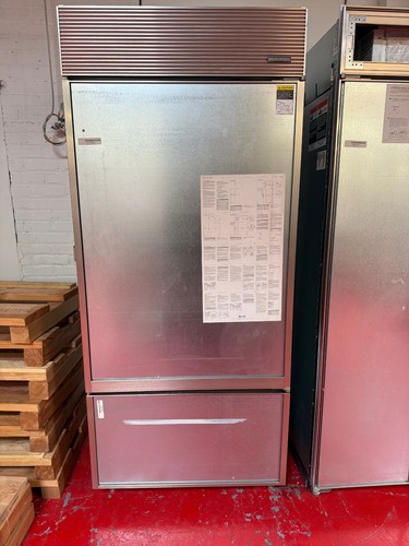 Subzero refrigerator - 36”,